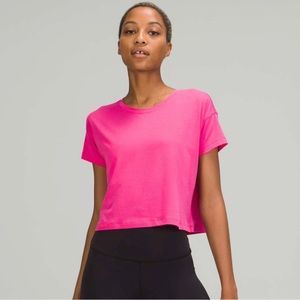 Lululemon NWT Cates Tee Sonic Pink size 2